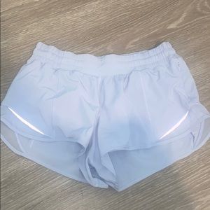 Lululemon Hotty Hot Shorts 2.5”